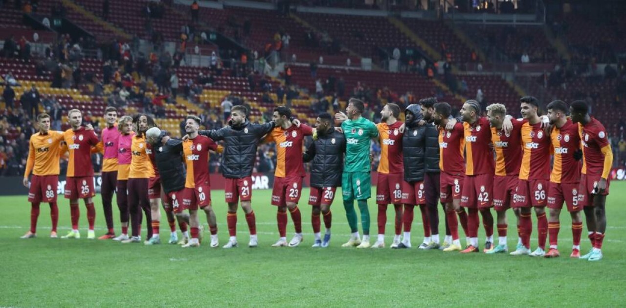 Aslan zirve yarışından kopmadı! 6